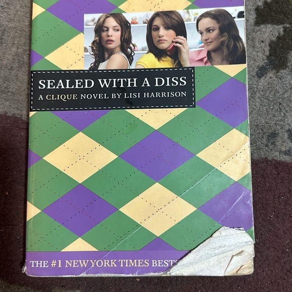 Lisi Harrison book bundle - Picture 3 of 3